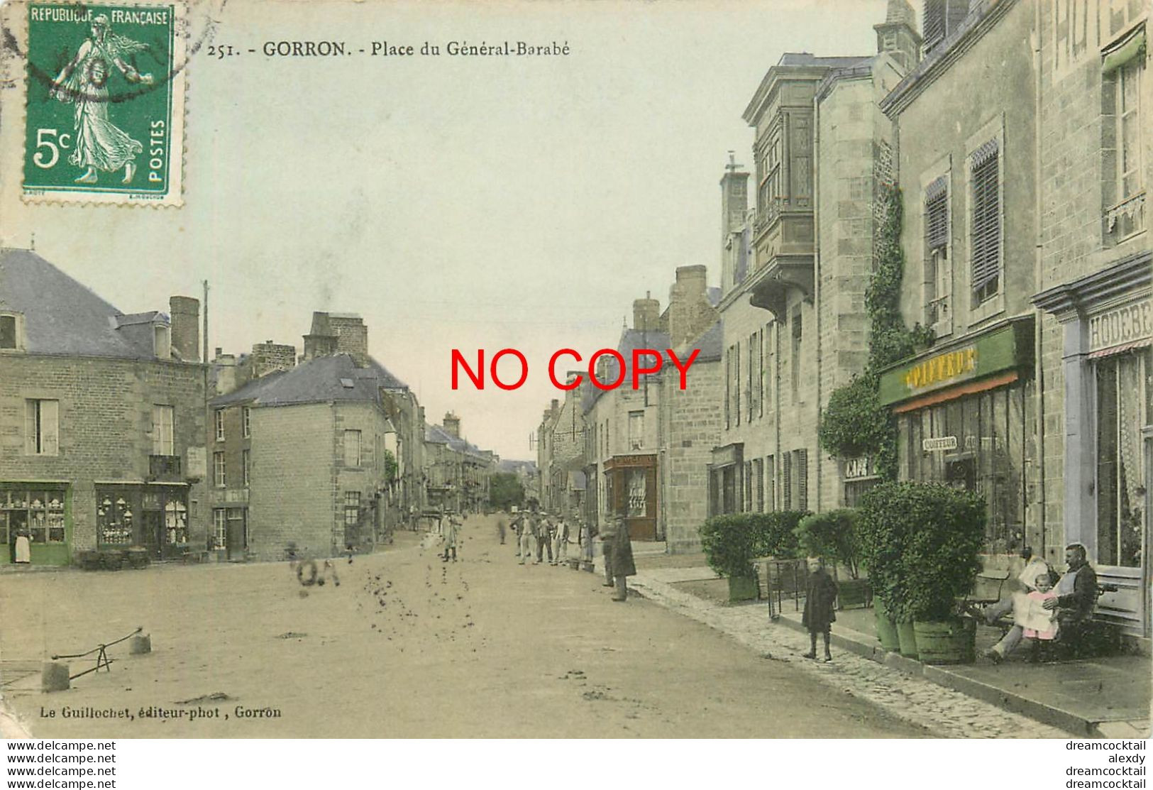 53 GORRON. Place Du Général Barabé 1908 Avec Coiffeur - Gorron