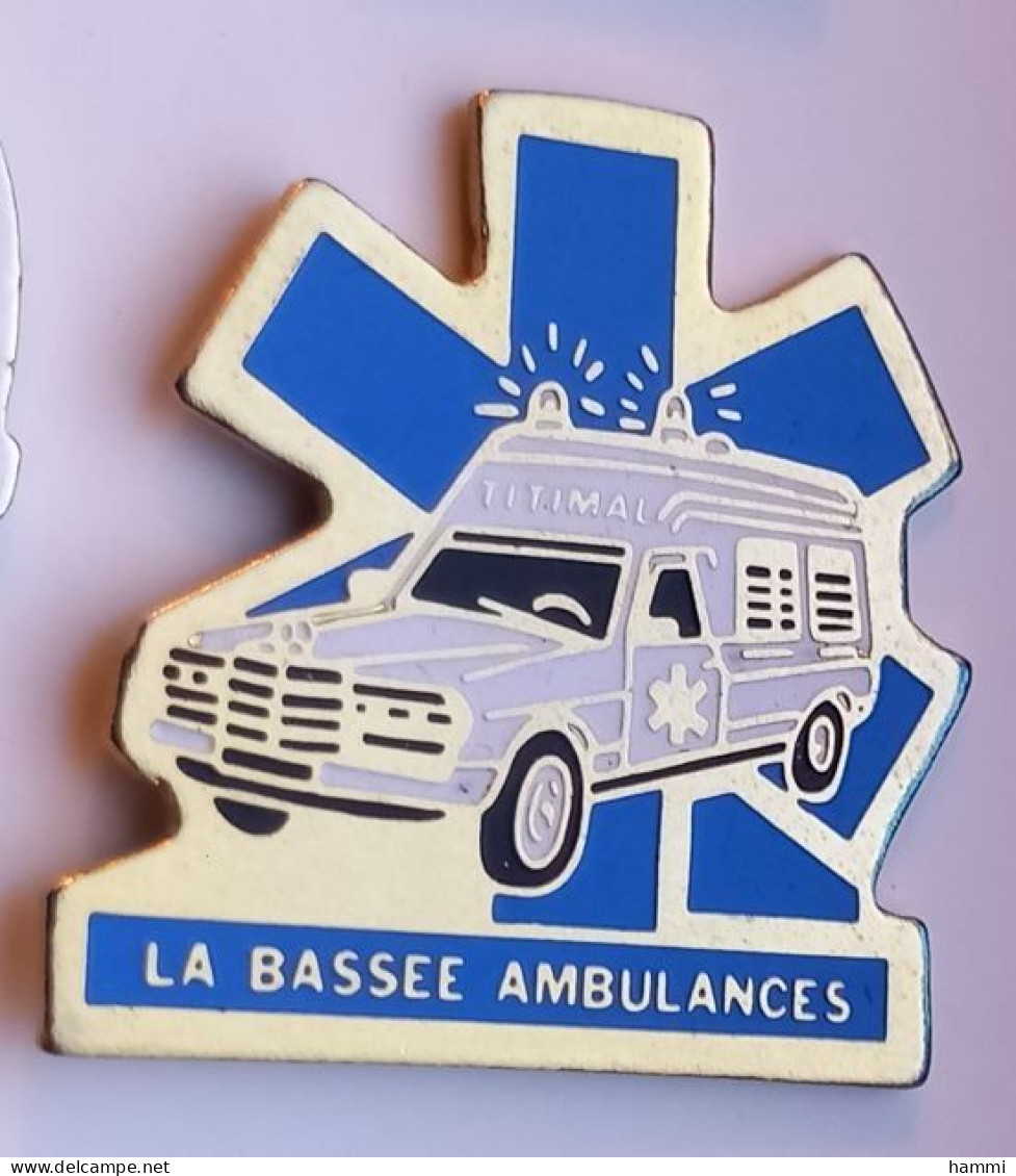 TT226 Pin's Ambulance Ambulances Titimal La Bassée NORD MERCEDES Achat Immédiat - Mercedes