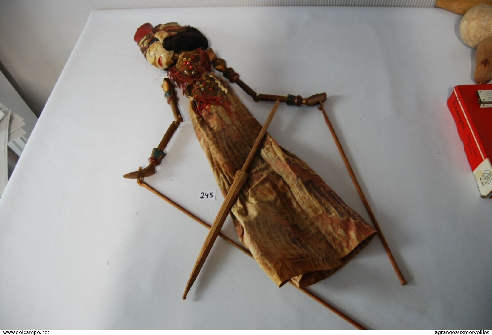 C245 Ancienne Marionnette - Style Indienne - Orientale - Bois - Jouet 2 - Marionnettes