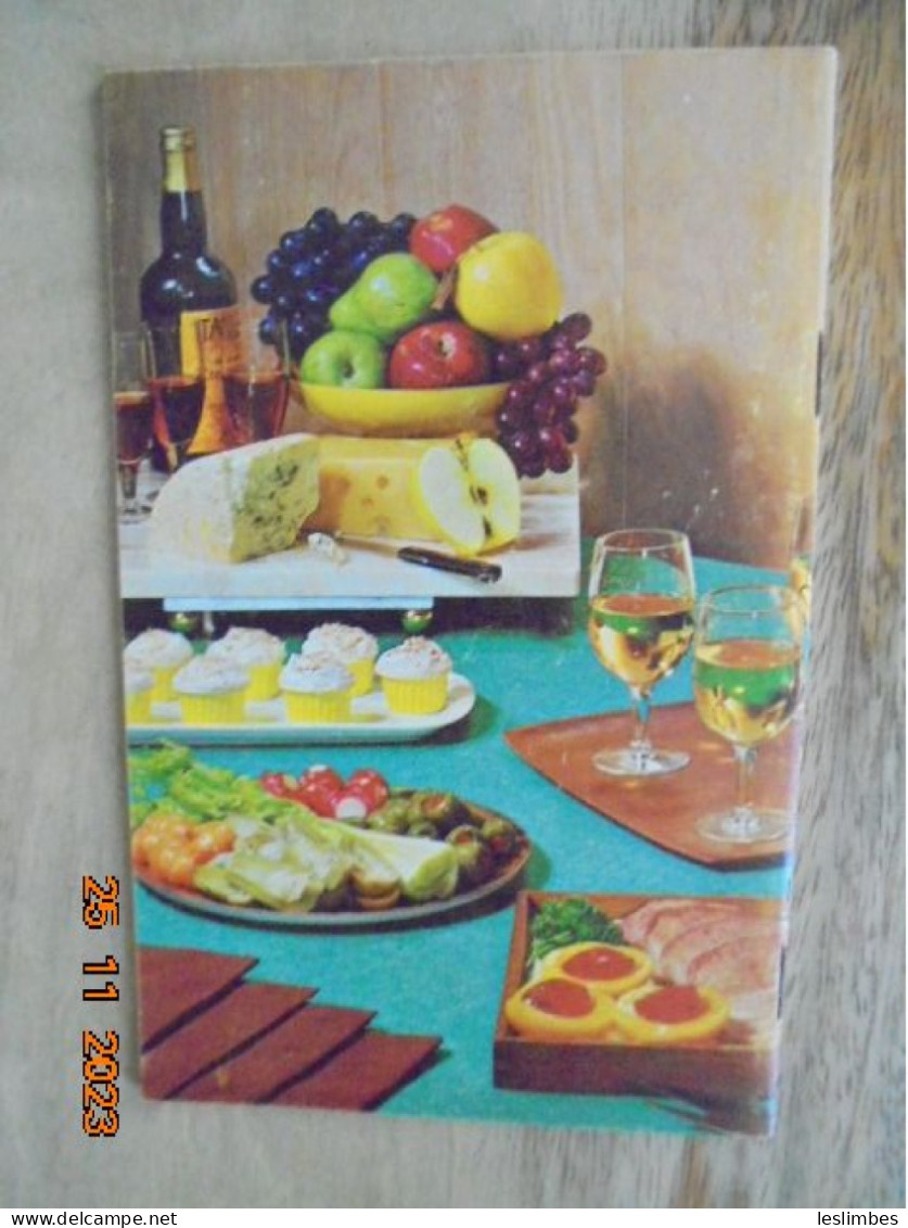 Dine With Wine [1967 Edition] Taylor Wine Company - Koken Met De Oven