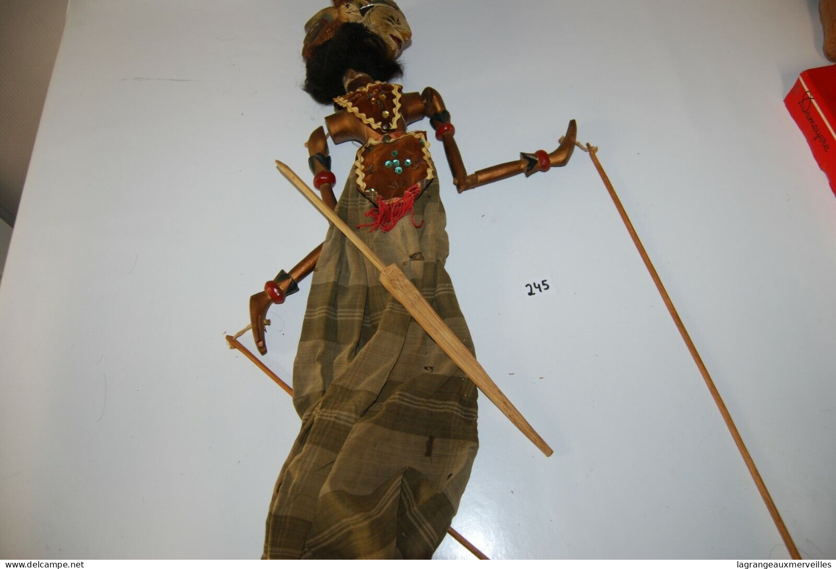 C245 Ancienne Marionnette - Style Indienne - Orientale - Bois - Jouet 1 - Marionnettes