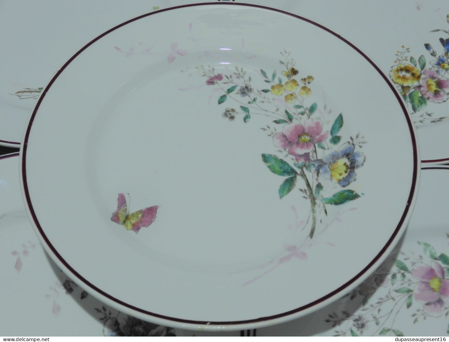 -5 ASSIETTES PLATES CERAMIQUE LONGWY Décor De Fleurs Papillons Insectes     E - Longwy (FRA)