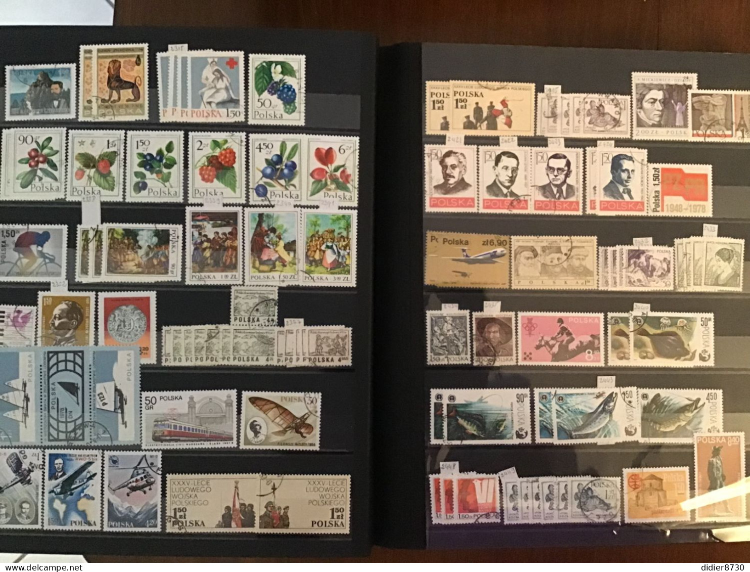 COLLECTION  +1250 TIMBRES et BLOCS OBLITERES POLOGNE