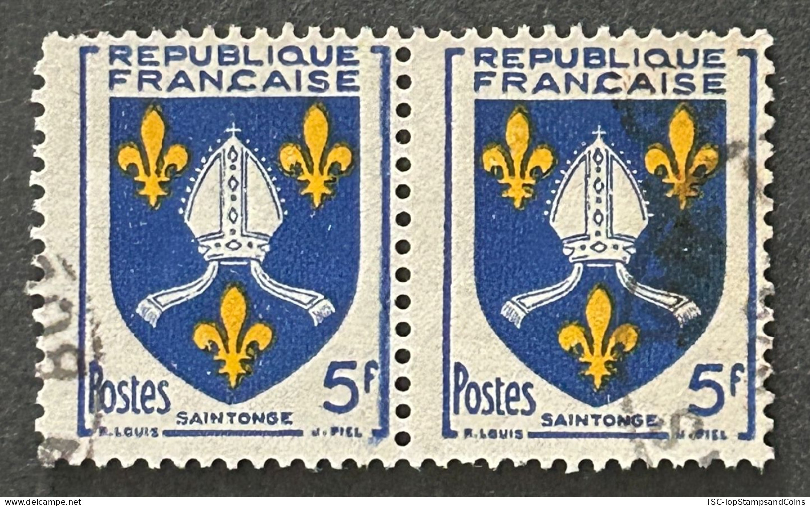 FRA1005Ux2h3 - Armoiries De Provinces (VII) - Saintonge - Pair Of 5 F Used Stamps - 1954 - France YT 1005 - 1941-66 Escudos Y Blasones