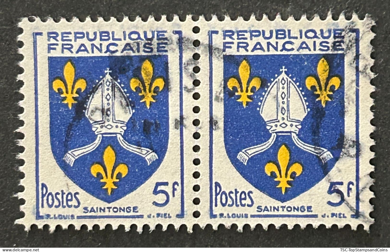 FRA1005Ux2h8 - Armoiries De Provinces (VII) - Saintonge - Pair Of 5 F Used Stamps - 1954 - France YT 1005 - 1941-66 Escudos Y Blasones