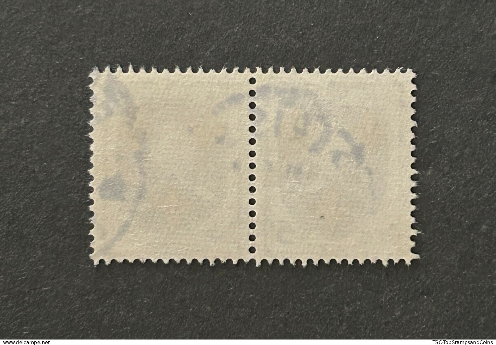 FRA1005Ux2h8 - Armoiries De Provinces (VII) - Saintonge - Pair Of 5 F Used Stamps - 1954 - France YT 1005 - 1941-66 Coat Of Arms And Heraldry