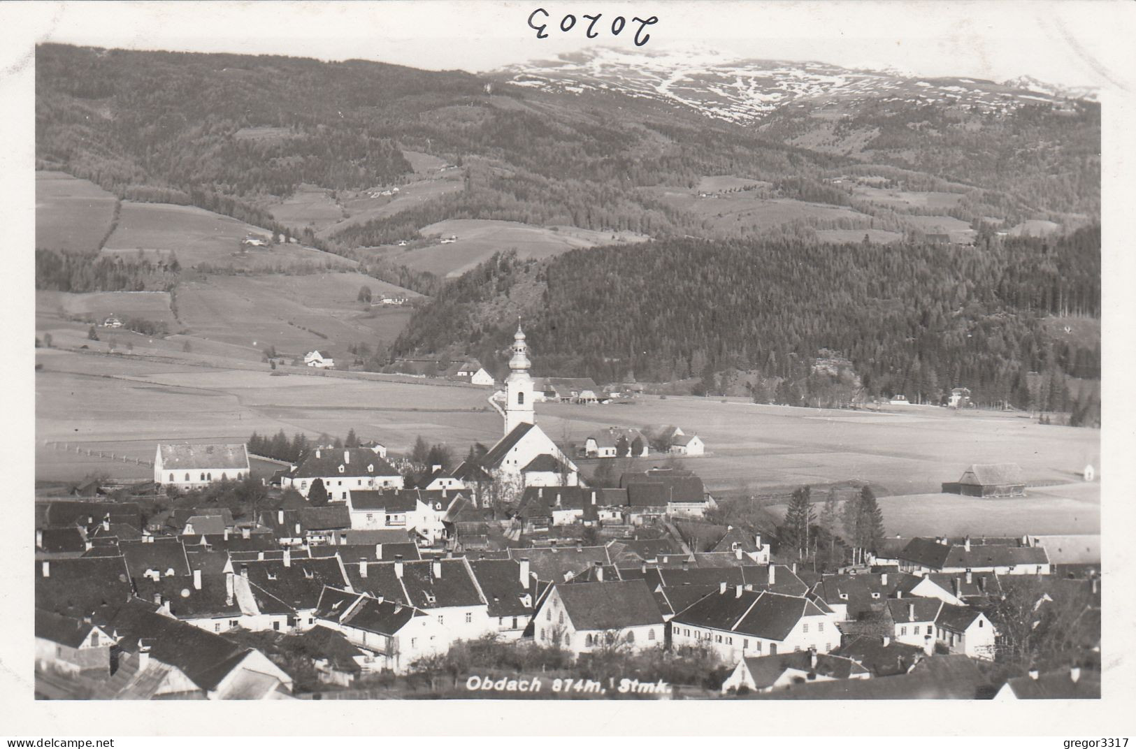 D9476) OBDACH - 874m STmk. - Alte FOTO AK - KIRCHE Häuser Felder Gegen Berge - Obdach