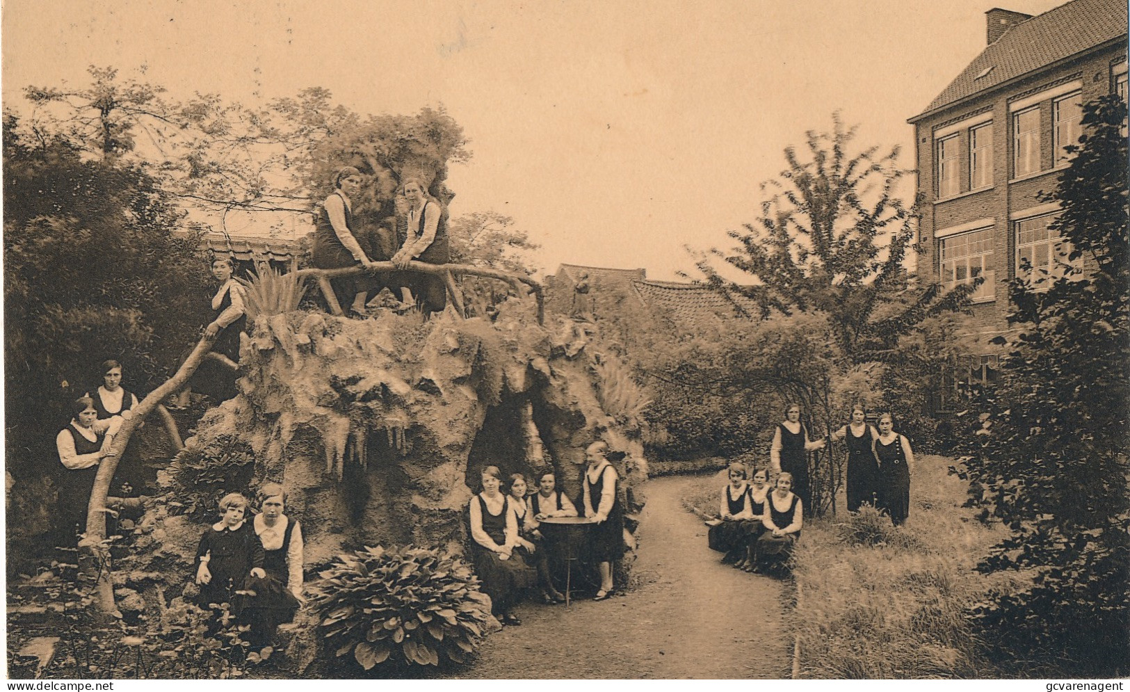 ZOTTEGEM   KOSTSCHOOL ST.BARBARA  JARDIN - HOF           2 SCANS - Zottegem