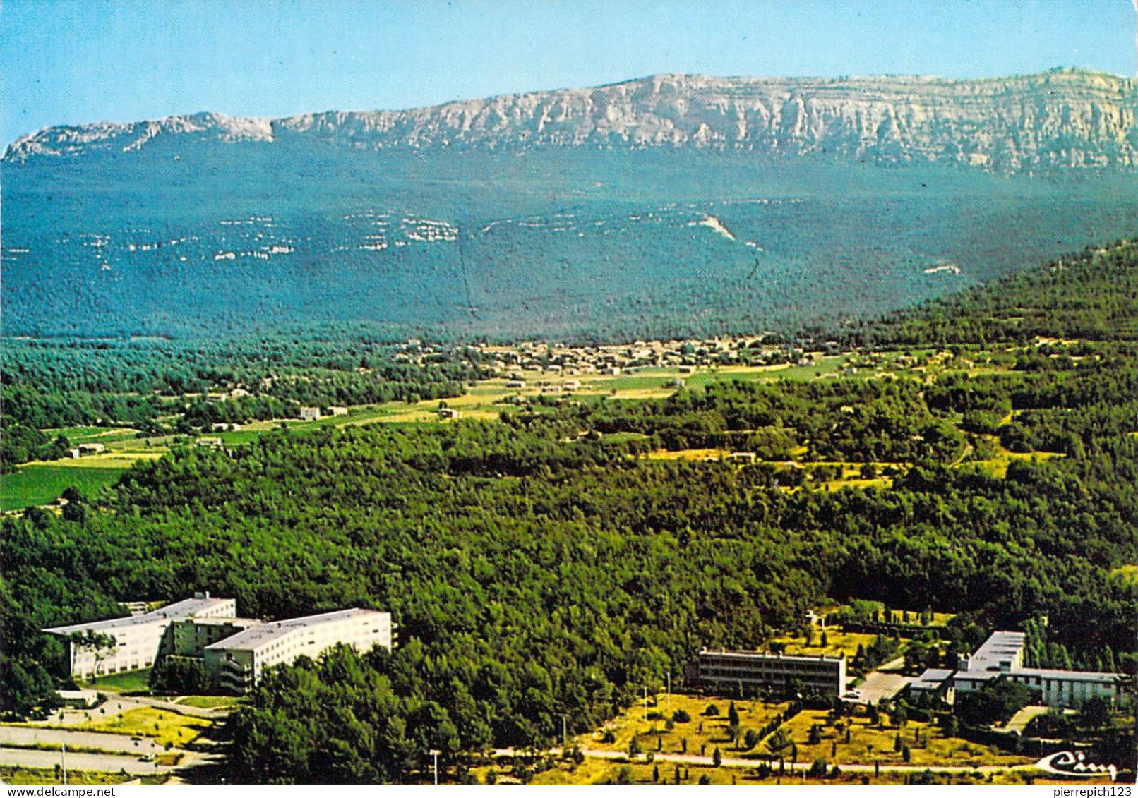 83 - Nans Les Pins - Vue Générale Aérienne Du Centre De Gérontologie Saint François Et De L'Hôtel "Le Mont Aurélien" - Nans-les-Pins