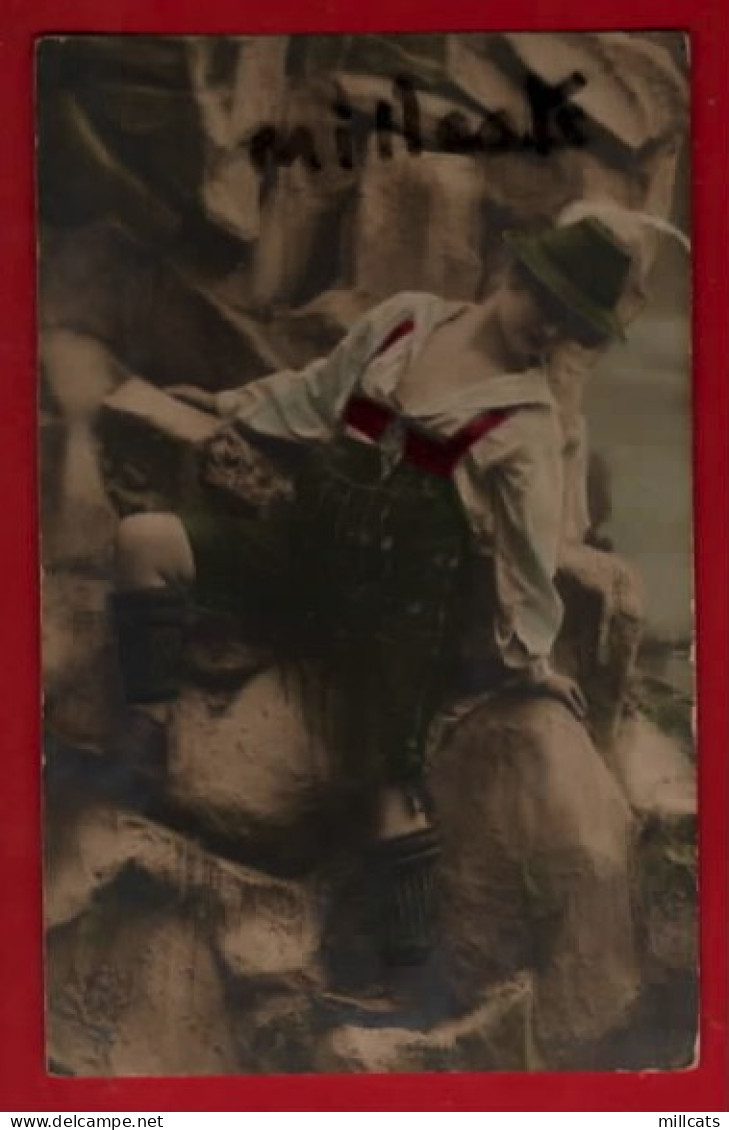 LADY IN LEATHER HOSE CLIMBING   TINTED RP Pu 1904 - Escalada