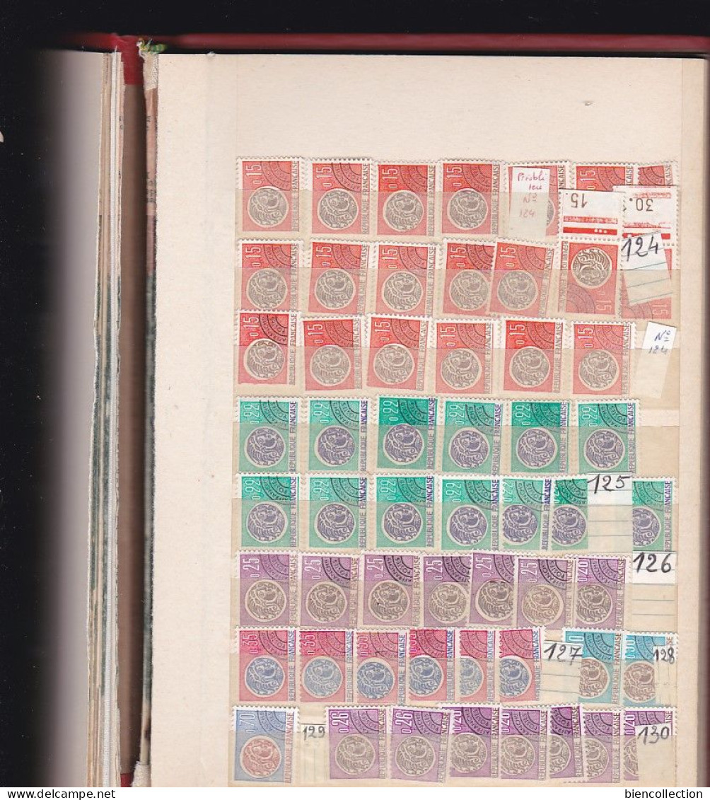 France, 1 petit classeur avec des centaines de timbres préoblitérés quelques timbres neufs**, taxe; franchise militaire