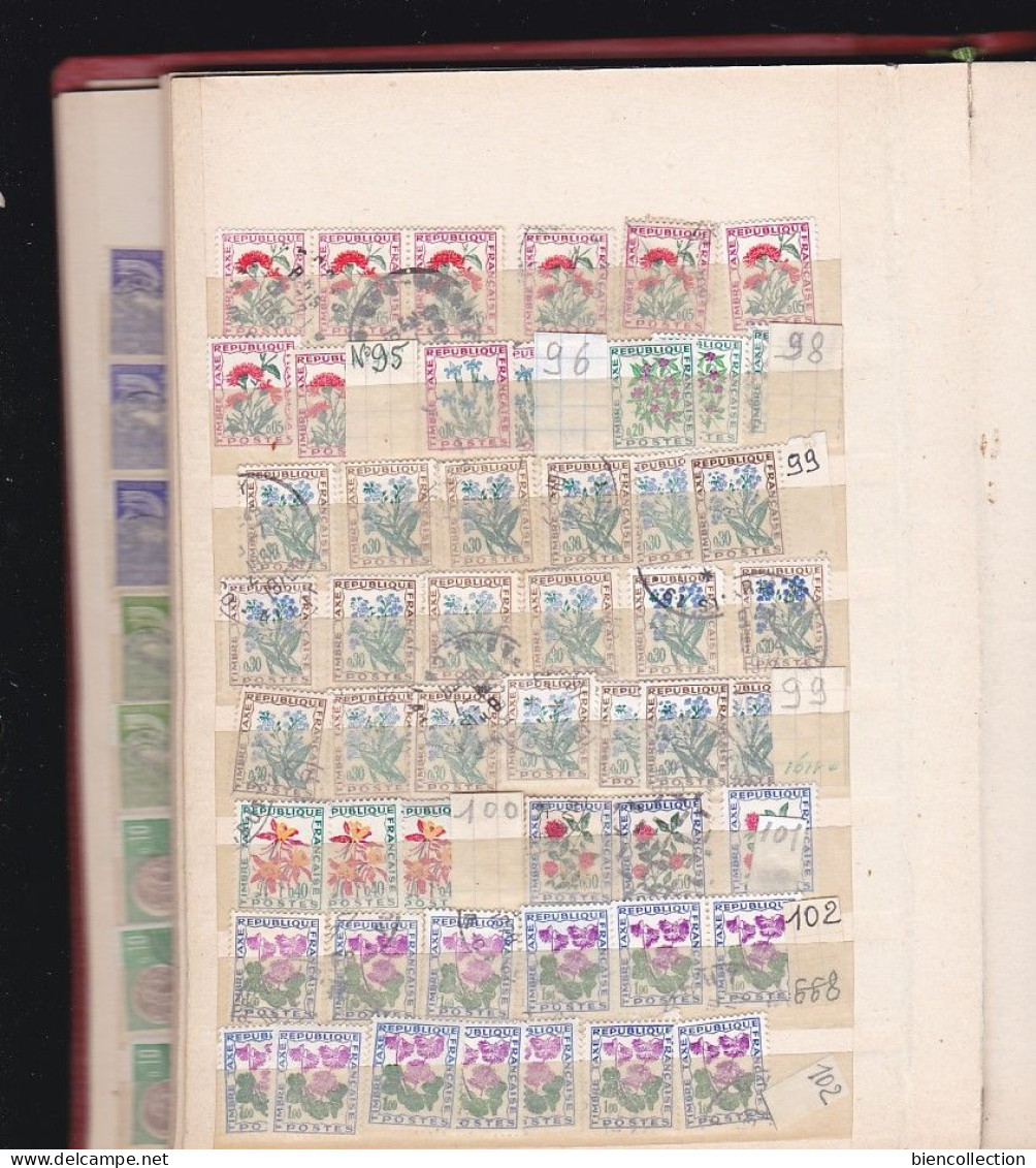 France, 1 petit classeur avec des centaines de timbres préoblitérés quelques timbres neufs**, taxe; franchise militaire