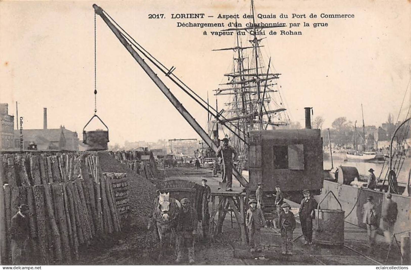 Lorient      56         Déchargement D'un Charbonnier  Par La Grue A Vapeur  Sur Les Quais   (voir Scan) - Lorient