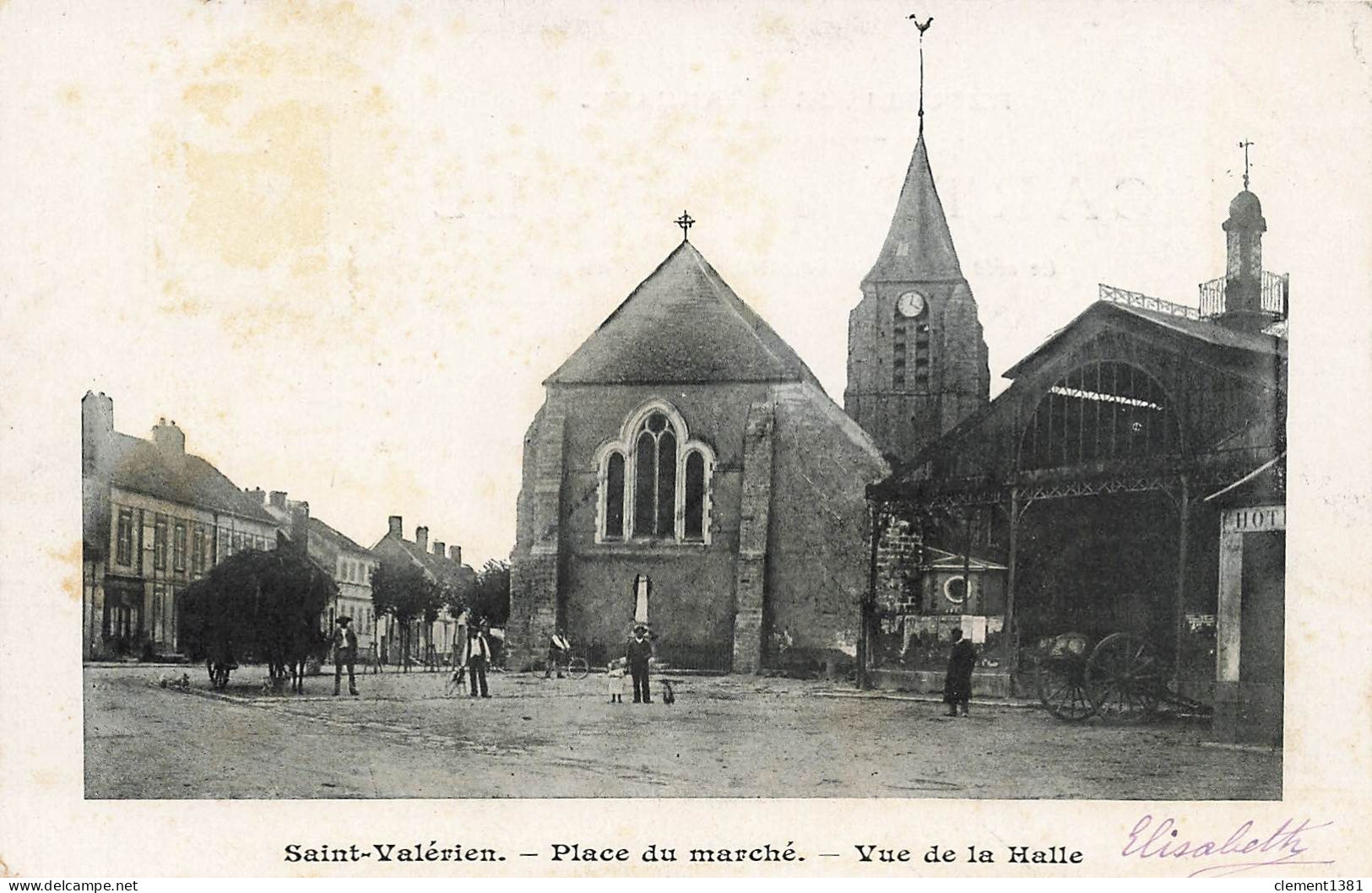 Saint Valerien Place Du Marche Vue De La Halle - Saint Valerien
