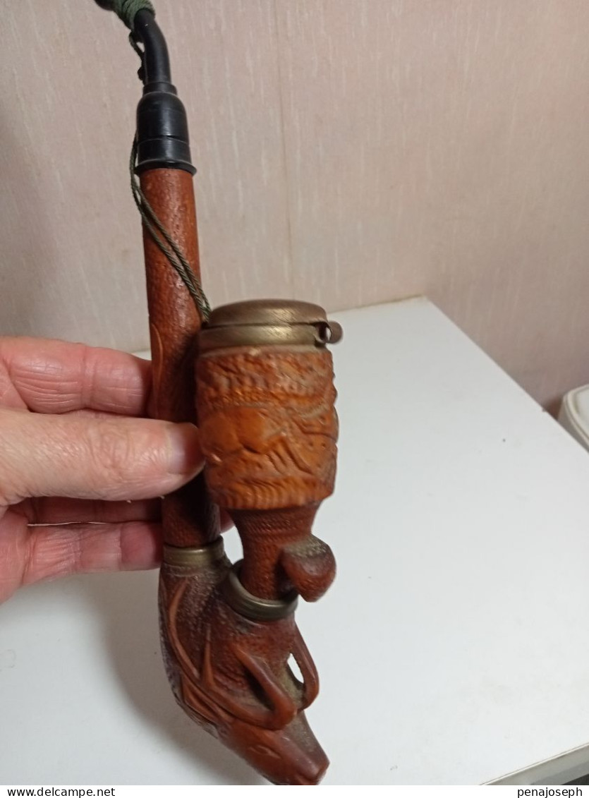 Ancienne pipe en bois sculptée du XIXème hauteur 29 cm