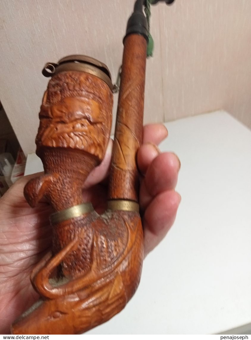 Ancienne pipe en bois sculptée du XIXème hauteur 29 cm