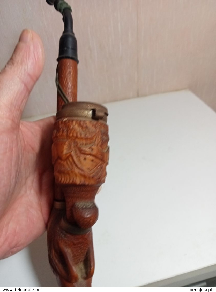 Ancienne pipe en bois sculptée du XIXème hauteur 29 cm