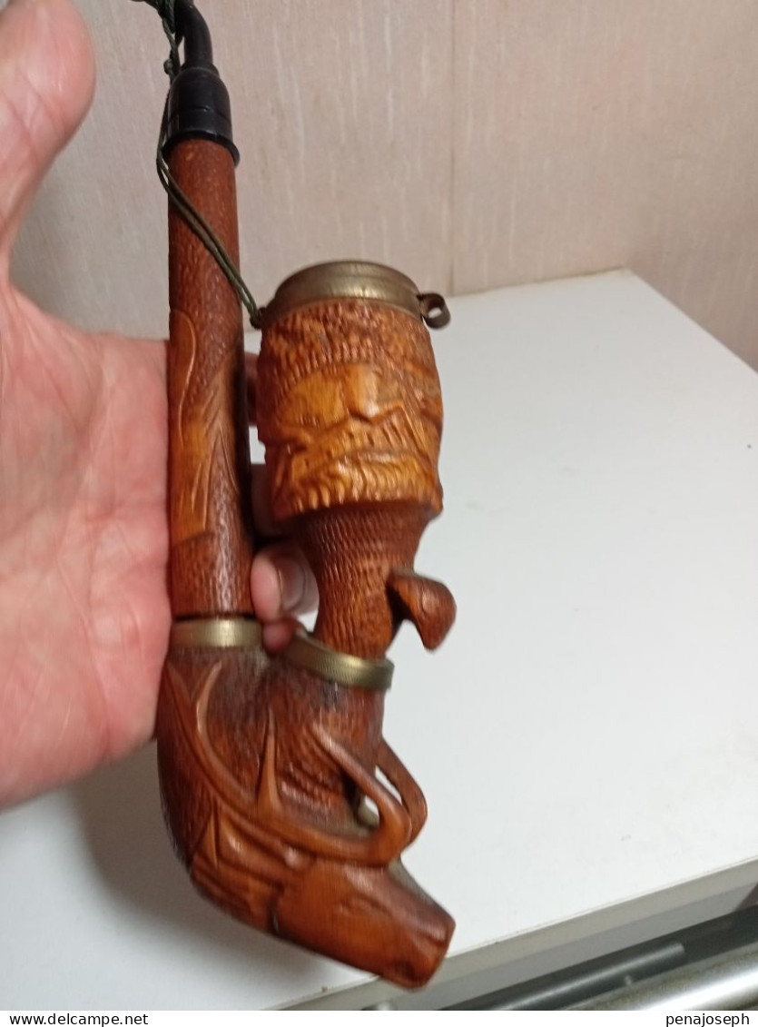 Ancienne pipe en bois sculptée du XIXème hauteur 29 cm