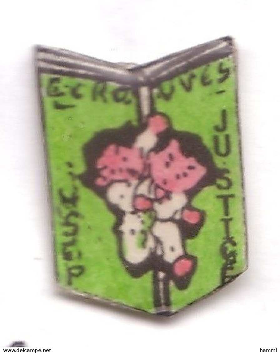 C128 Pin's JUDO Fond Vert Ecrouves USEP Meurthe Et Moselle Achat Immédiat Immédiat - Judo