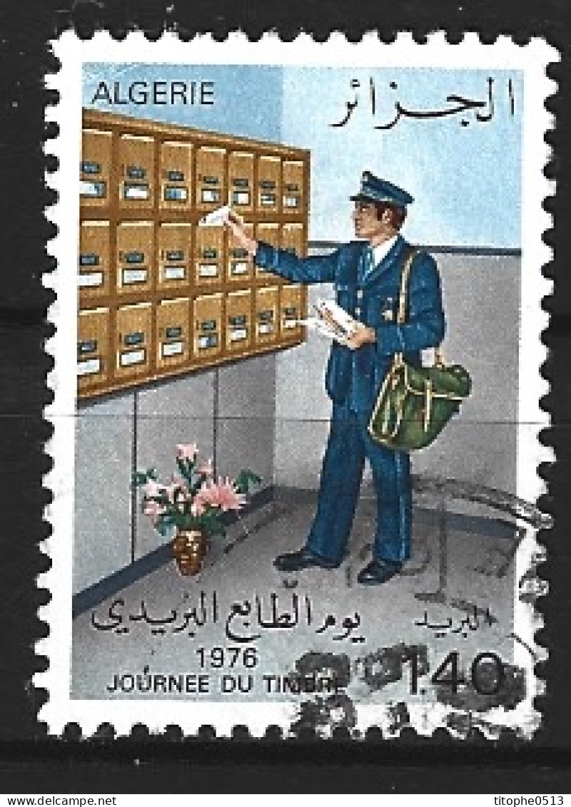 ALGERIE. N°642 Oblitéré De 1976. Facteur/Journée Du Timbre. - Poste