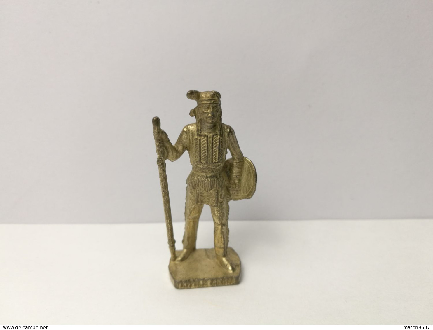 Kinder :  K94 N111  Berühmte Indianer-Häuptling II 1985-93 -  Little Crow  - Gold - Scame - 40 Mm - 7 - Figurine In Metallo