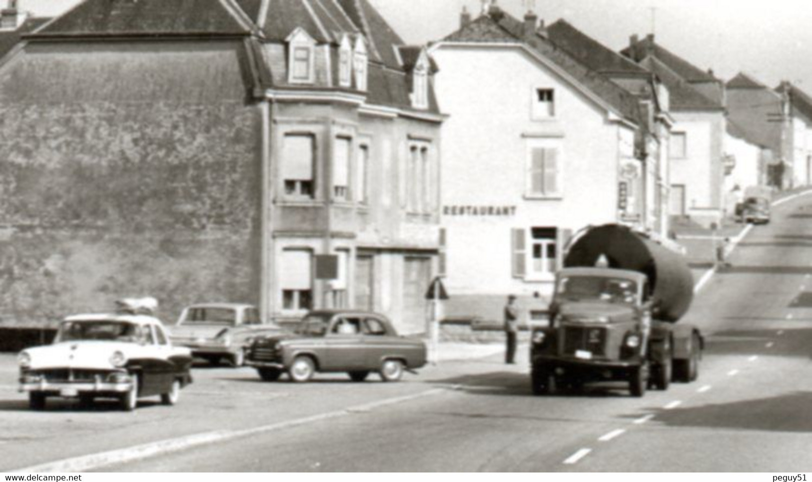 Luxembourg. Steinfort. Rue De Luxembourg. Restaurant-Café. Eglise Sainte-Walburge - Andere & Zonder Classificatie