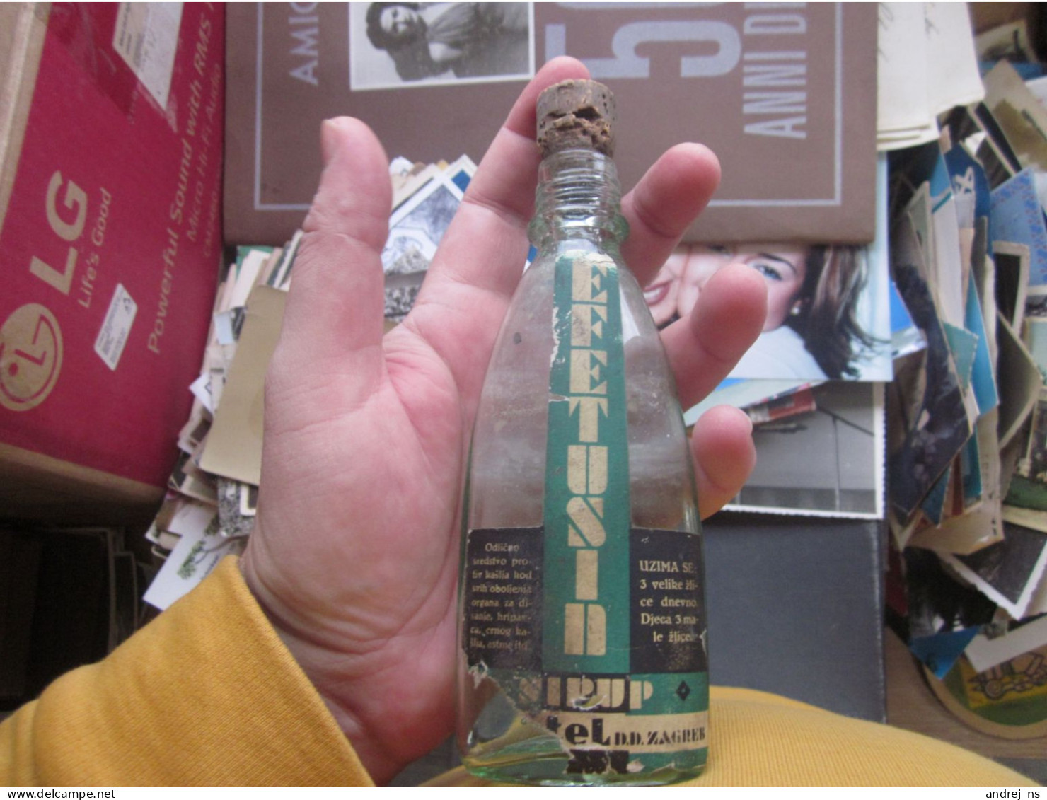 Old Glass Bottle Of Syrup Medicines Pharmacy Efetusin Zagreb - Medizinische Und Zahnmedizinische Geräte