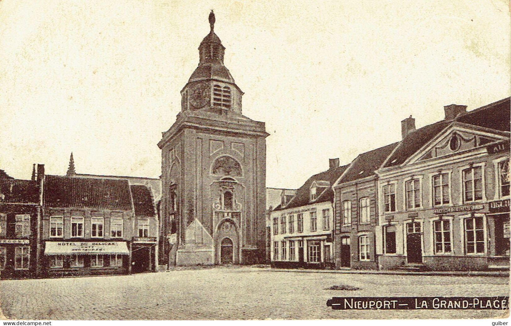 Niewport La Grand Place  - Nieuwpoort