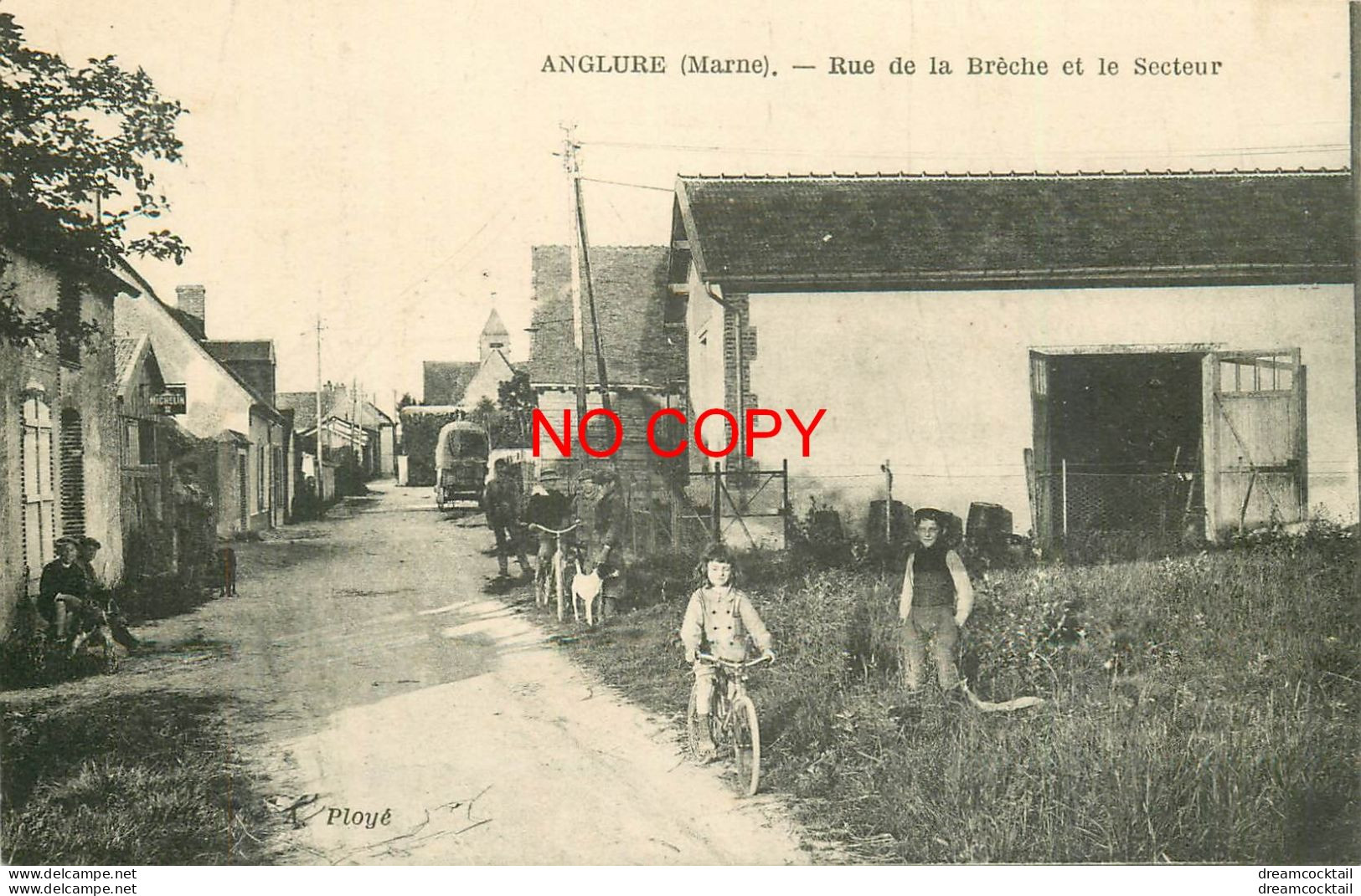 (DREY.S) 51 ANGLURE. Enfants à Vélo Rue De La Brèche Et Le Secteur Près Du Garage Michelin 1919 - Anglure