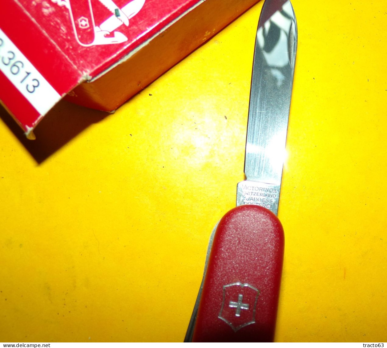 LE VERITABLE COUTEAU SUISSE VICTORINOX , ORIGINAL " SCHWEIZER OFFIZIERSMESSER , ORIGINAL SWISS ARMY KNIFE  , FABRICATIO - Armes Blanches