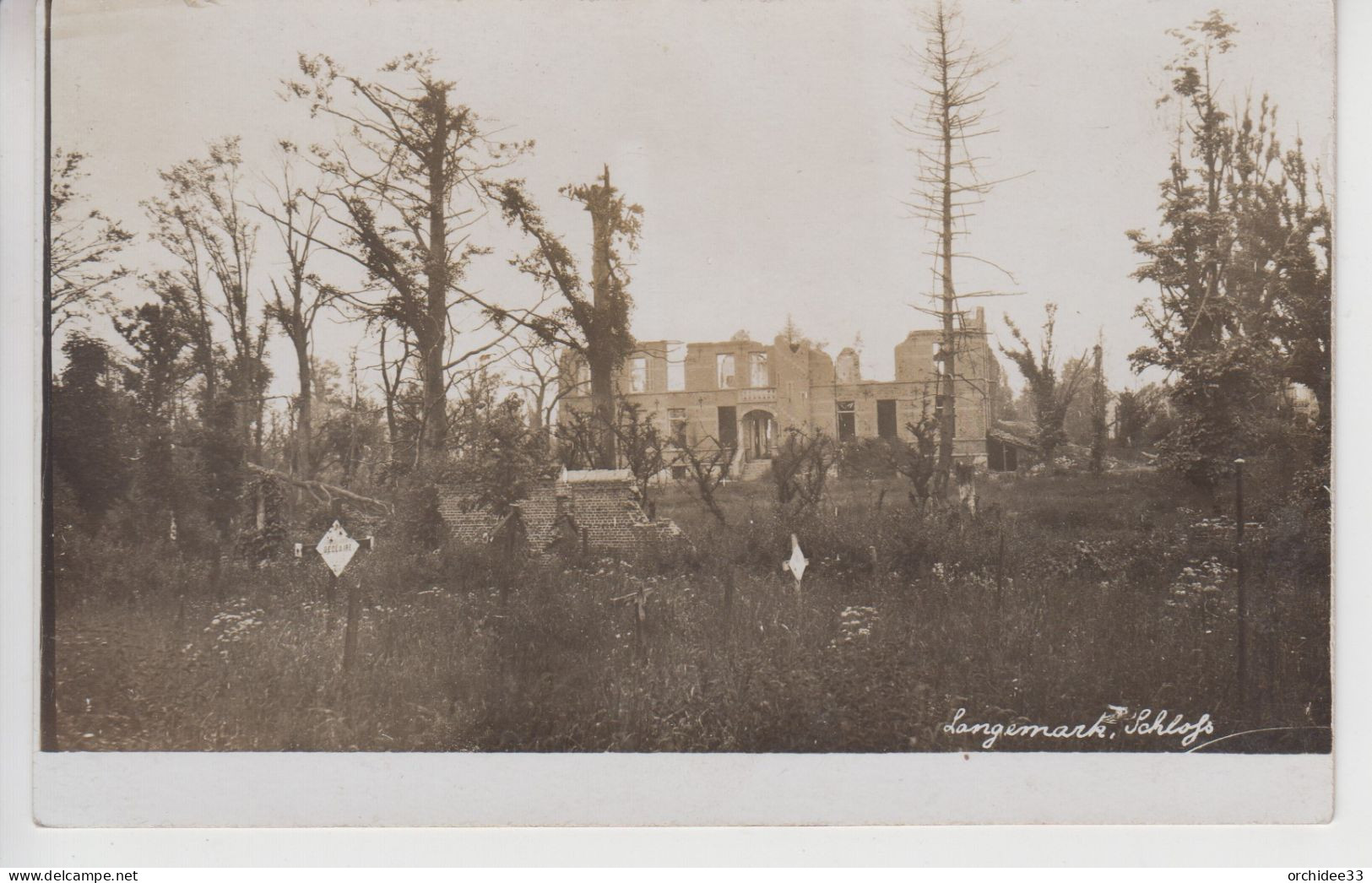 CPA Photo Langemark(-Poelkapelle) - Schloss (Cimetière Au Premier Plan) - Langemark-Poelkapelle