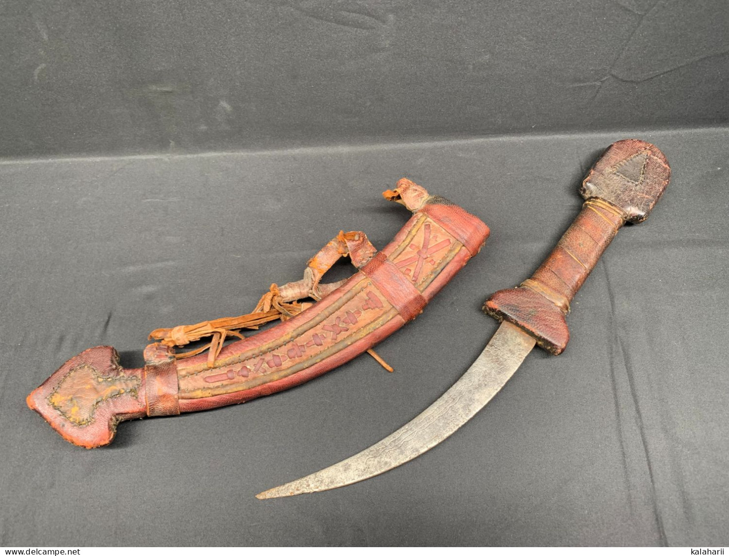 BEAU COUTEAU ARTISANAL DU BURKINA FASO / MALI, CIRCA 1960, TOUT EN CUIR, ART AFRICAIN - Armes Blanches