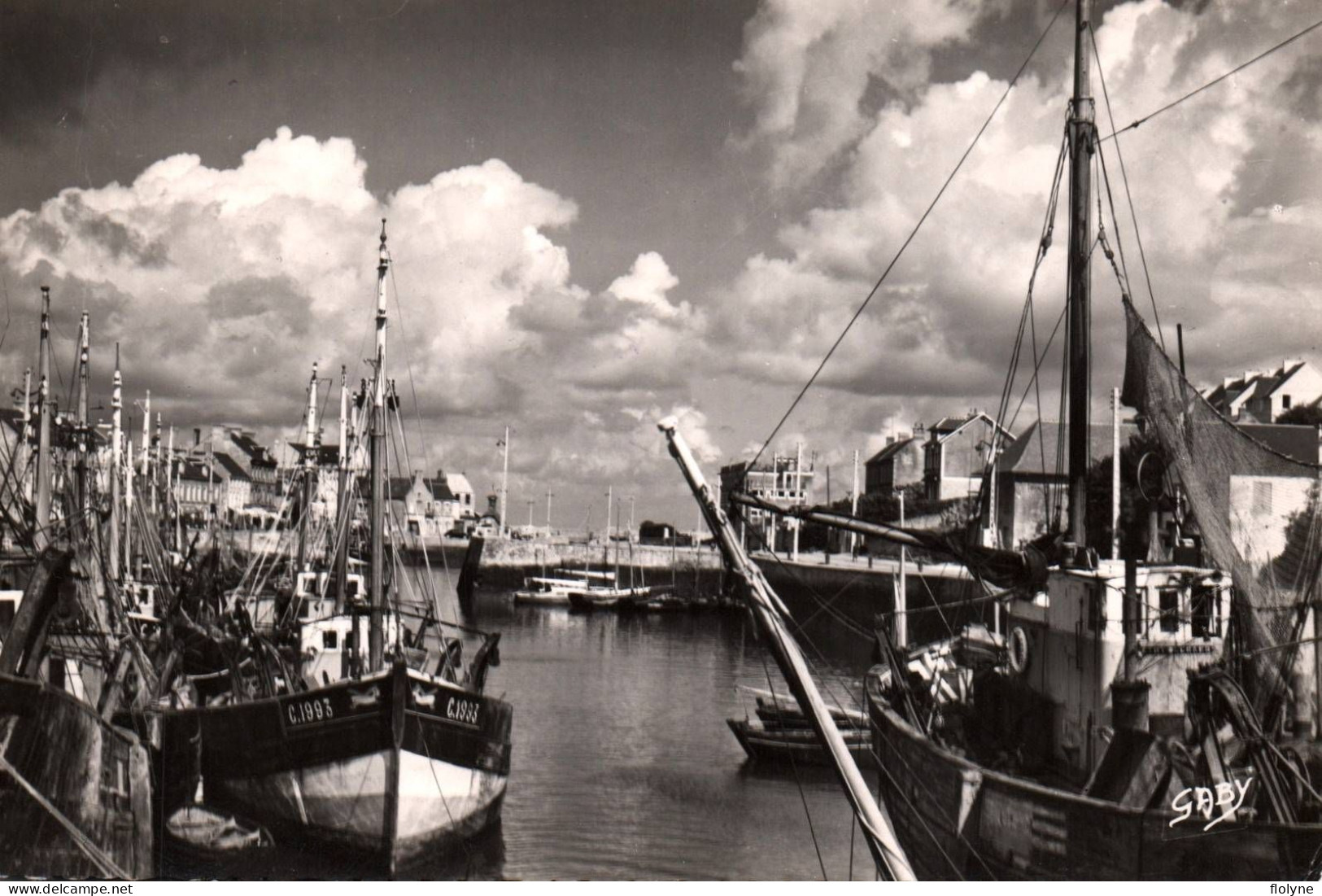 Port En Bessin - Vue Sur Le Port - Bateaux De Pêche - Port-en-Bessin-Huppain