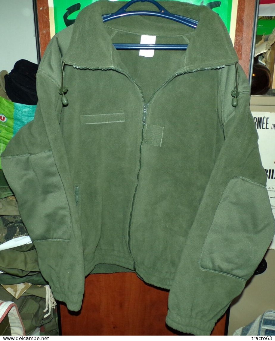 VESTE POLAIRE DE L'ARMEE FRANCAISE  , TAILLE 128 L SOIT TAILLE XXL ,AVEC LACET DE SERRAGE AU COU ,  FABRICATION FRANCAI - Equipement