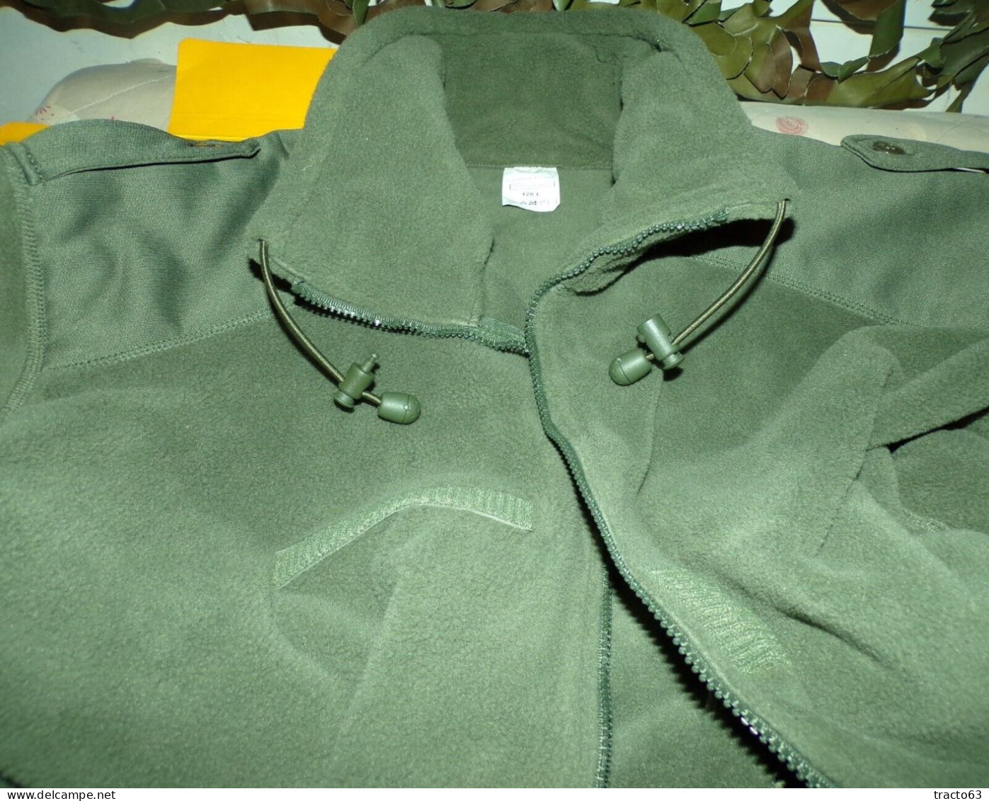 VESTE POLAIRE DE L'ARMEE FRANCAISE  , TAILLE 128 L SOIT TAILLE XXL ,AVEC LACET DE SERRAGE AU COU ,  FABRICATION FRANCAI