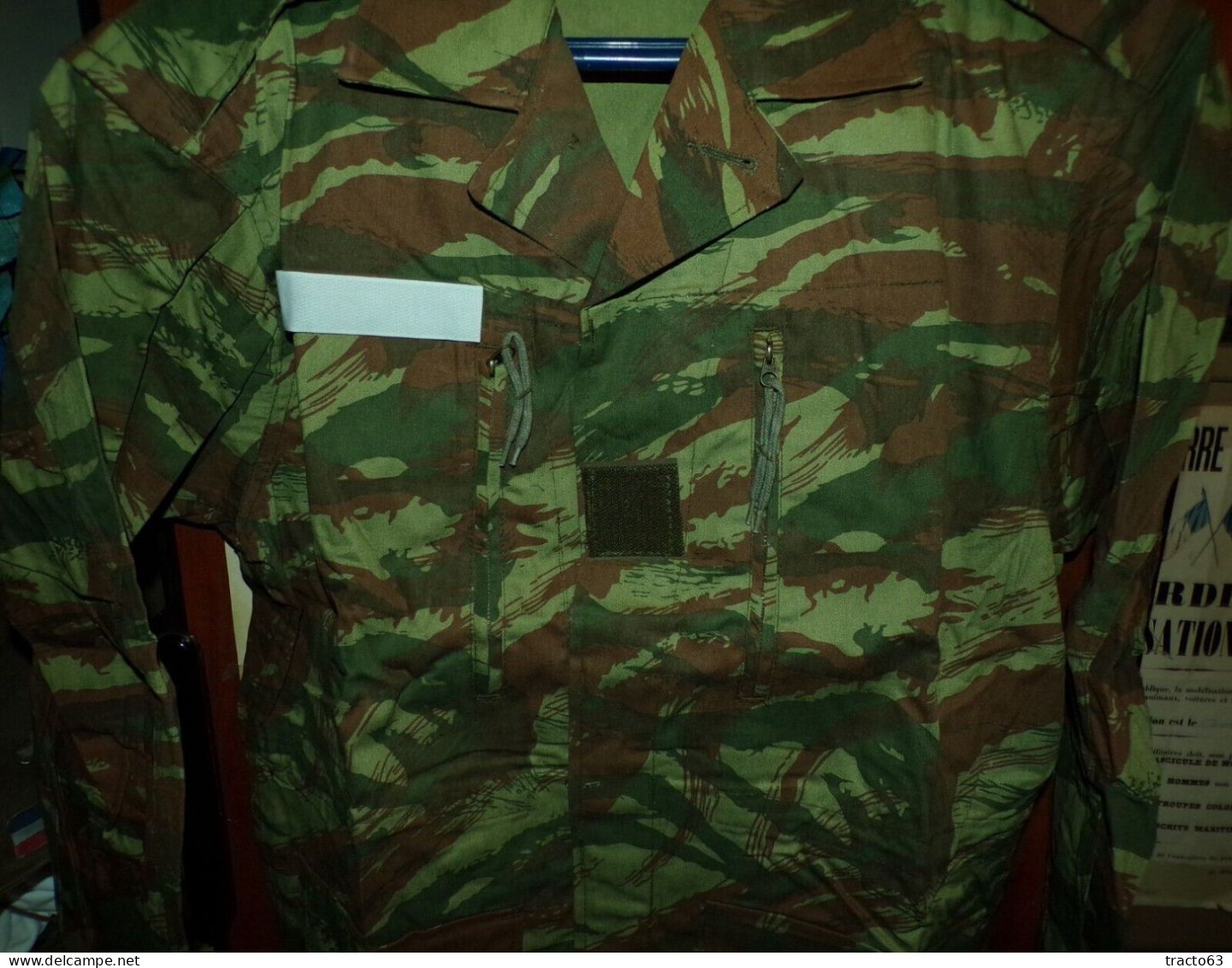 VESTE CAMOUFLAGE LEZARD DE TYPE PARACHUTISTES DE L'ARMEE FRANCAISE ,BOUTONS SUR LES POCHES ,  35 % COTON ET 65 % POLYES - Equipement