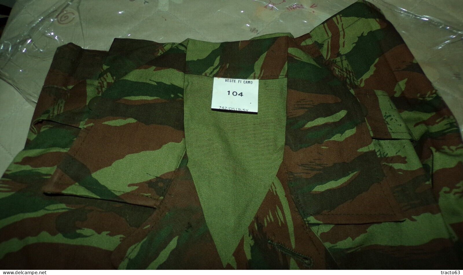 VESTE CAMOUFLAGE LEZARD DE TYPE PARACHUTISTES DE L'ARMEE FRANCAISE ,BOUTONS SUR LES POCHES ,  35 % COTON ET 65 % POLYES - Equipement