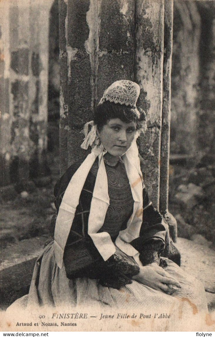 Pont L'abbé - Femme Du Pays En Coiffe Et Costume - Pont L'Abbe