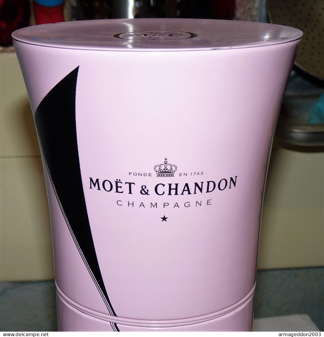 Coffret Collector Champagne Moët Et Chandon Rosé Imperial ISOTHERME 2 HEURES TBE - Alcools