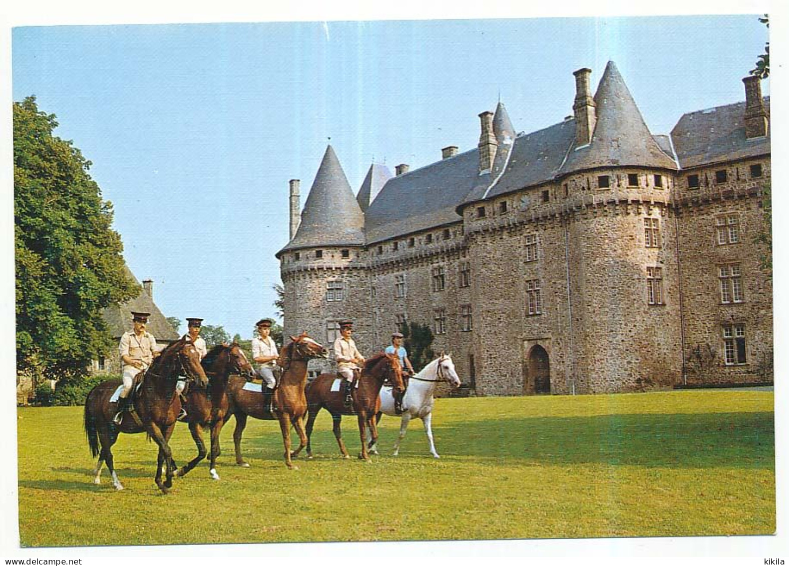 CPSM  / CPM 10.5 X 15  Corrèze ARNAC - POMPADOUR Cité Du Cheval Son Château Et Son Haras National - Arnac Pompadour