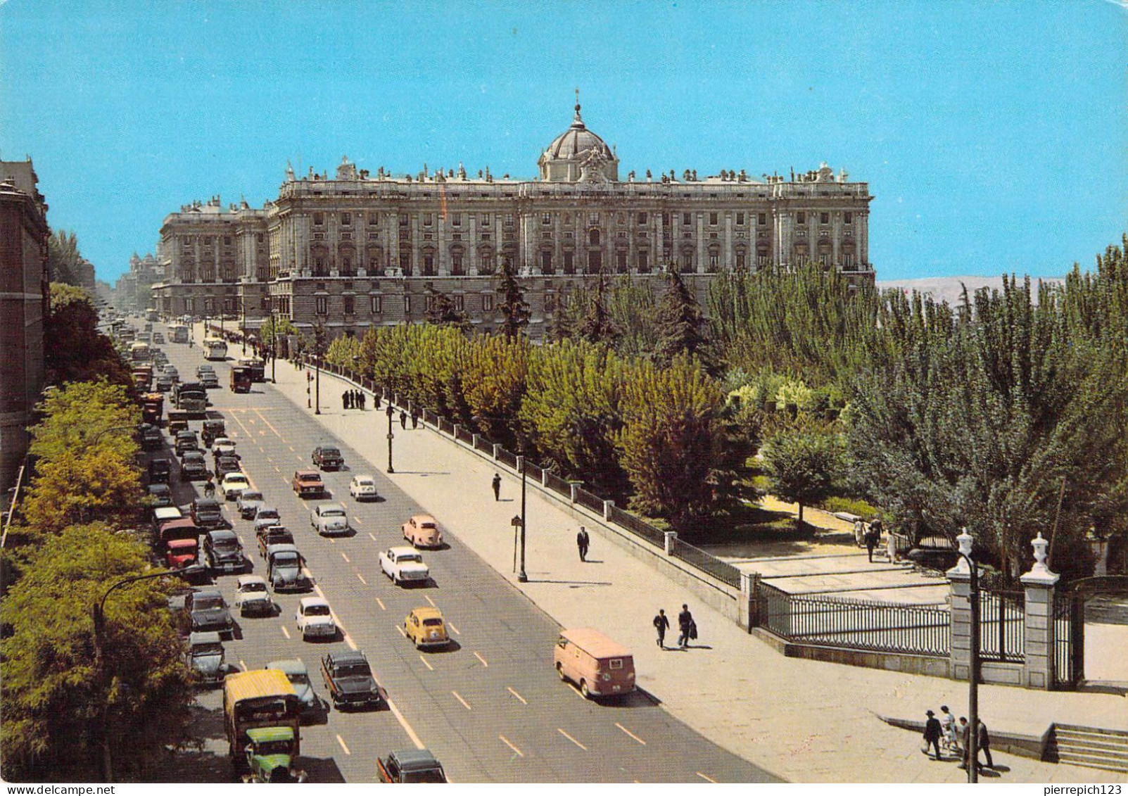 Madrid - Rue Bailen Et Palais Royal - Madrid