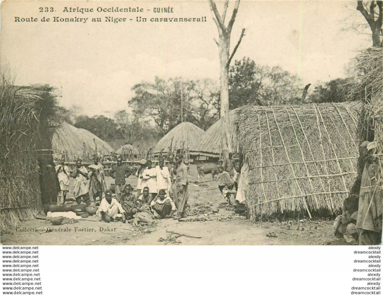 (D) Guinée. Route De Konakry Au Niger. Un Caravanserail - Guinée Française