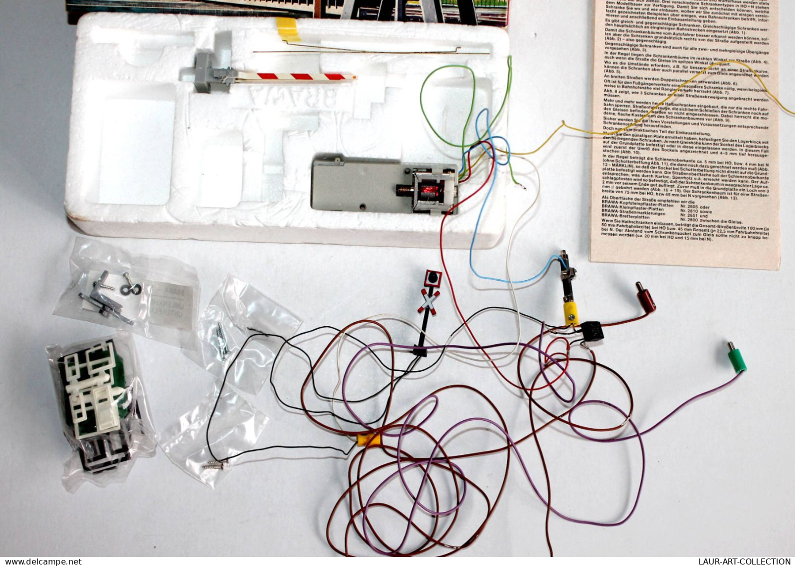 BRAWA N°1195 BARRIERE, PASSAGE A NIVEAU, SIGNAUX ELECTRIQUE, BAHNSCHRANKE HO + N, ANCIEN MODÉLISME FERROVIAIRE (1712.190 - Elektrische Artikels