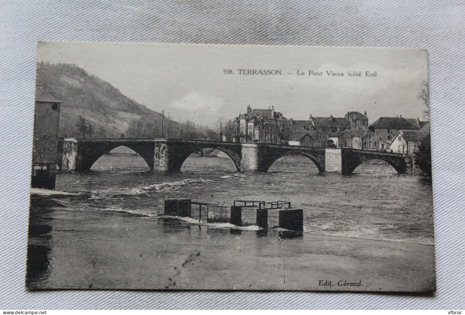 Terrasson, Le Pont Vieux Côté Est, Dordogne 24 - Terrasson-la-Villedieu