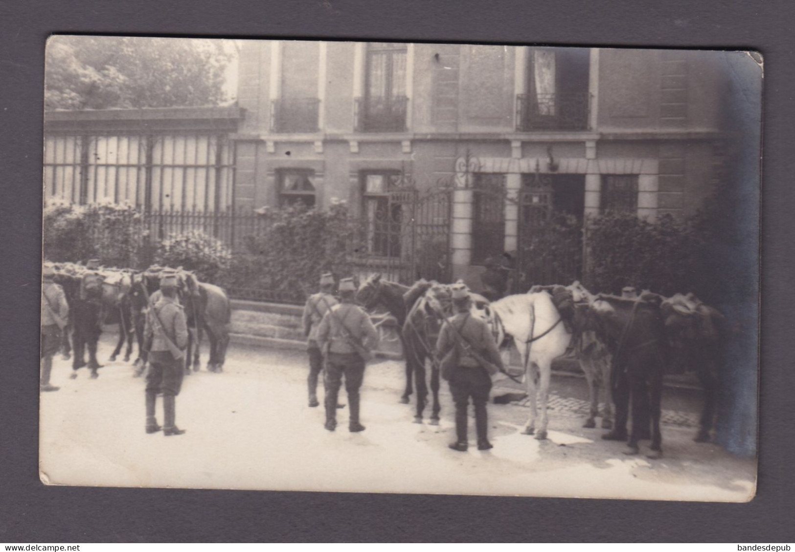 Carte Photo Ste Sainte Croix Aux Mines (68) Troupes Francaises Devant La Mairie ( Novembre 1918 ( 57798) - Sainte-Croix-aux-Mines