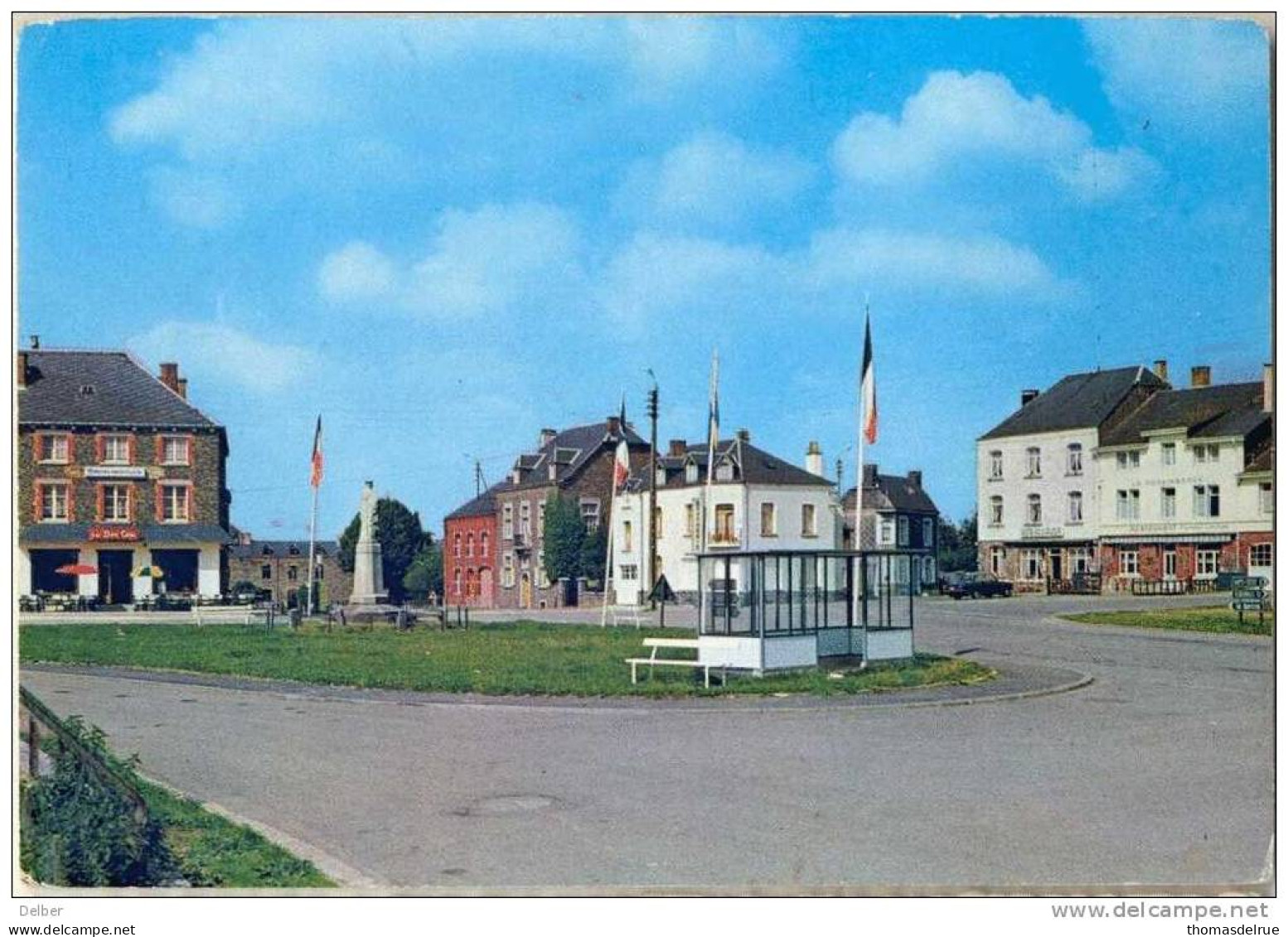 _F267: HERBEUMONT Sur SEMOIS La Grand Place > Verstuurd Roubaix (F) - Herbeumont