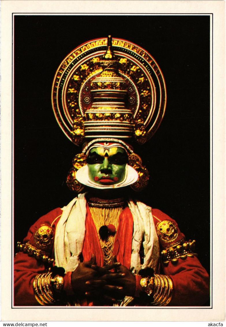 CPM Kerala Actor Made-up For The Kathakali Theatre INDIA (1182360) - Inde