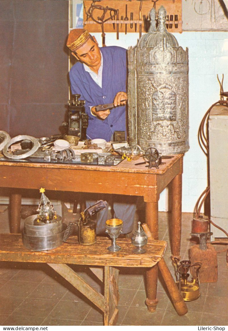 צורף כסף בירושלים בעבודתו  SILVER SMITH AT WORK IN JERUSALEM - Jewish Judaica Juif - Cpm - Israel