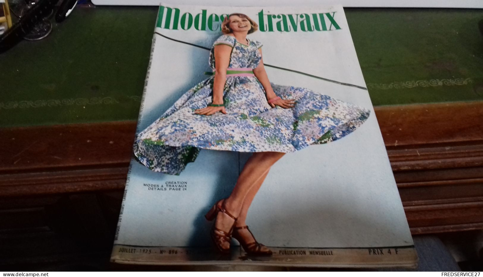 143 / MODES ET TRAVAUX N° 896 1975 - Fashion