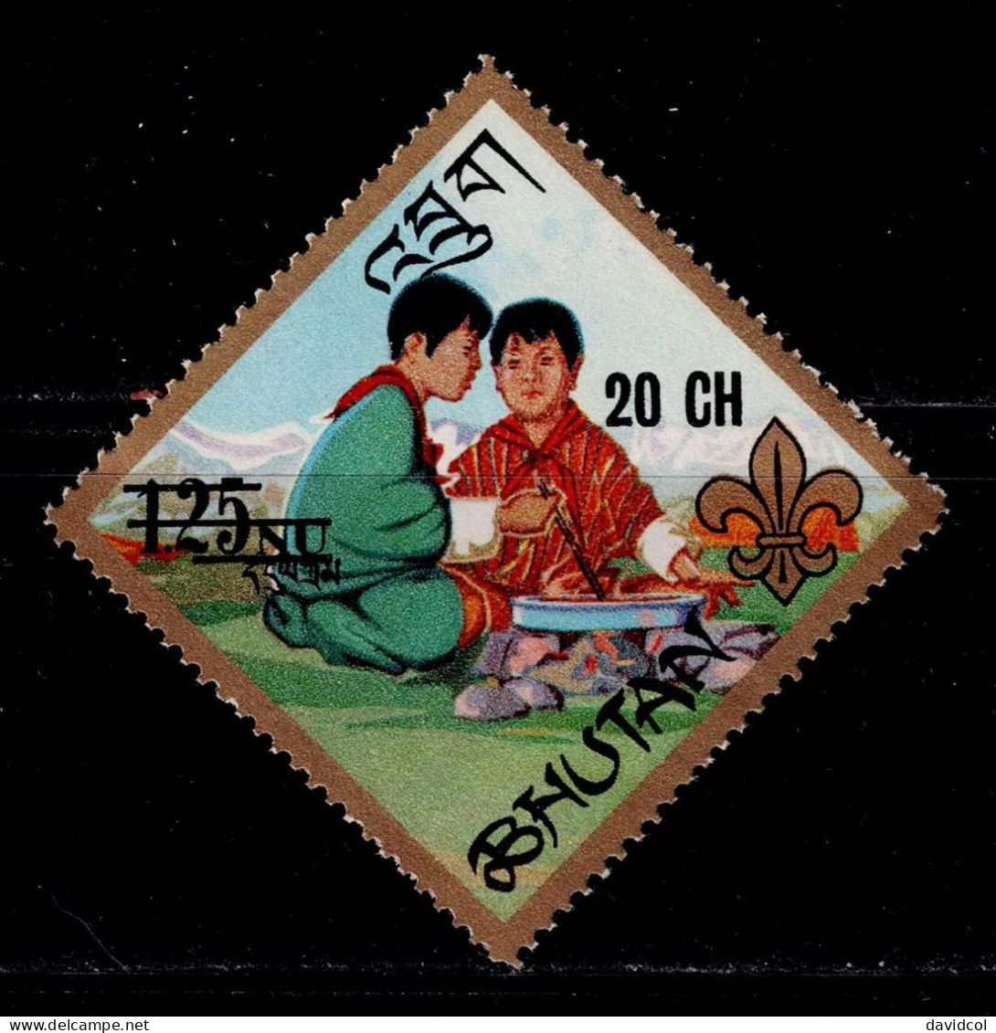 BHU-01- BHUTAN - 1970 - MNH -SCOUTS- SURCHARGED - Bhoutan